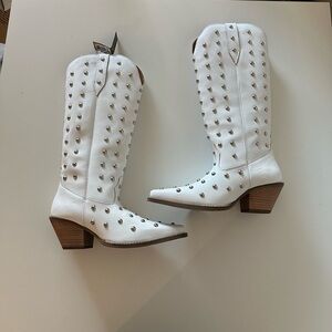 NEW Dingo Broadway Bunny Western Cowboy Boot Studded White Leather 8.5